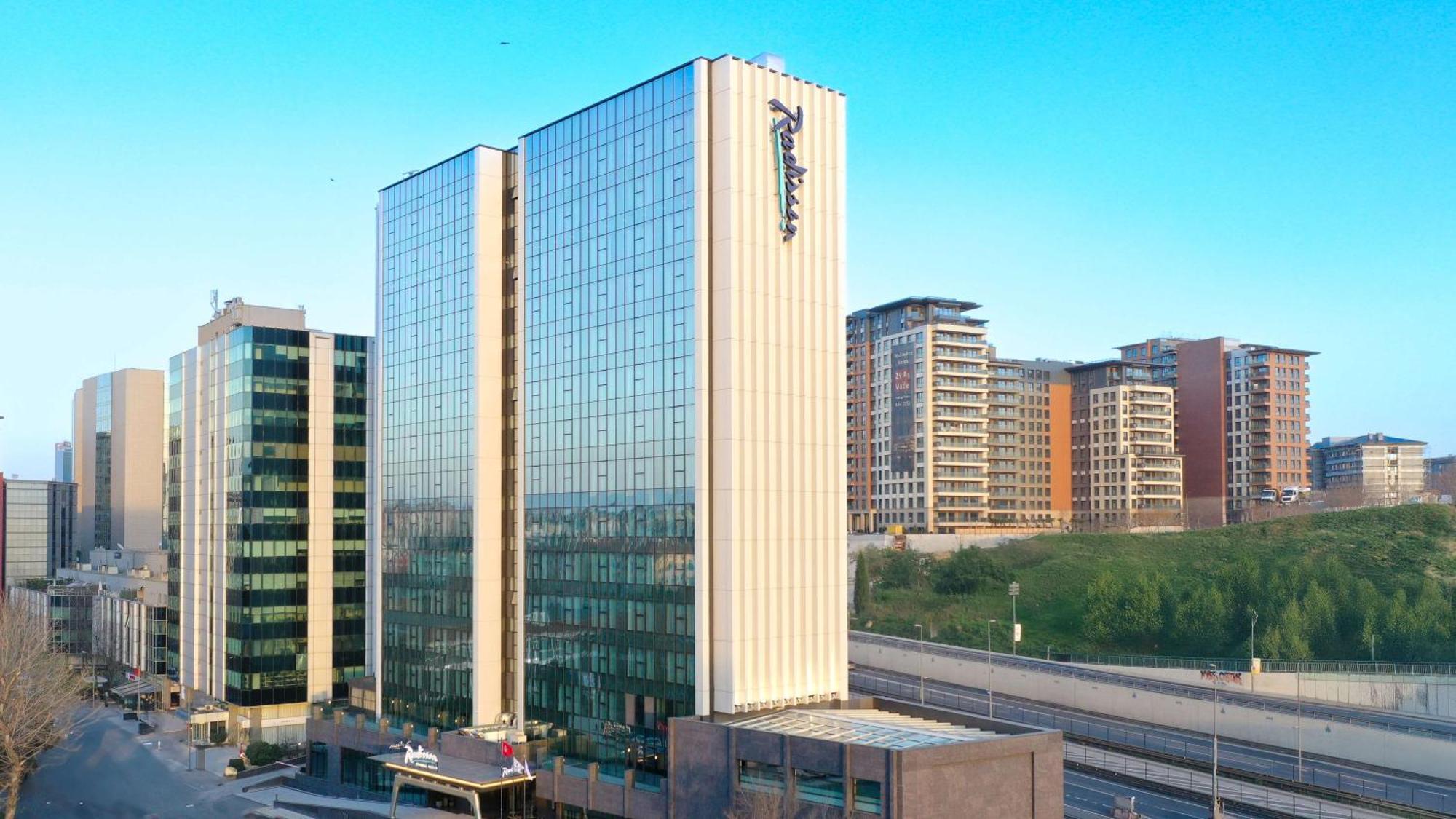 Radisson Hotel Istanbul Merter Bagian luar foto