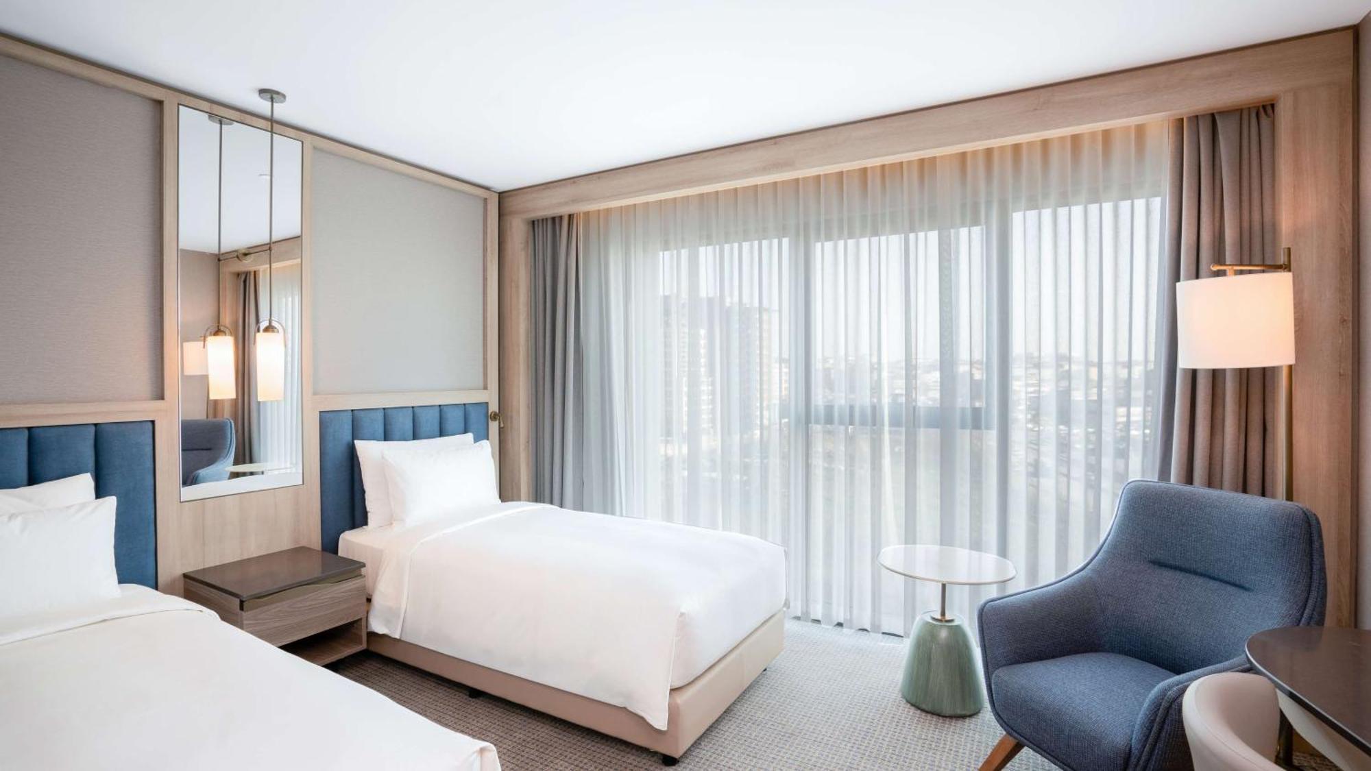Radisson Hotel Istanbul Merter Bagian luar foto