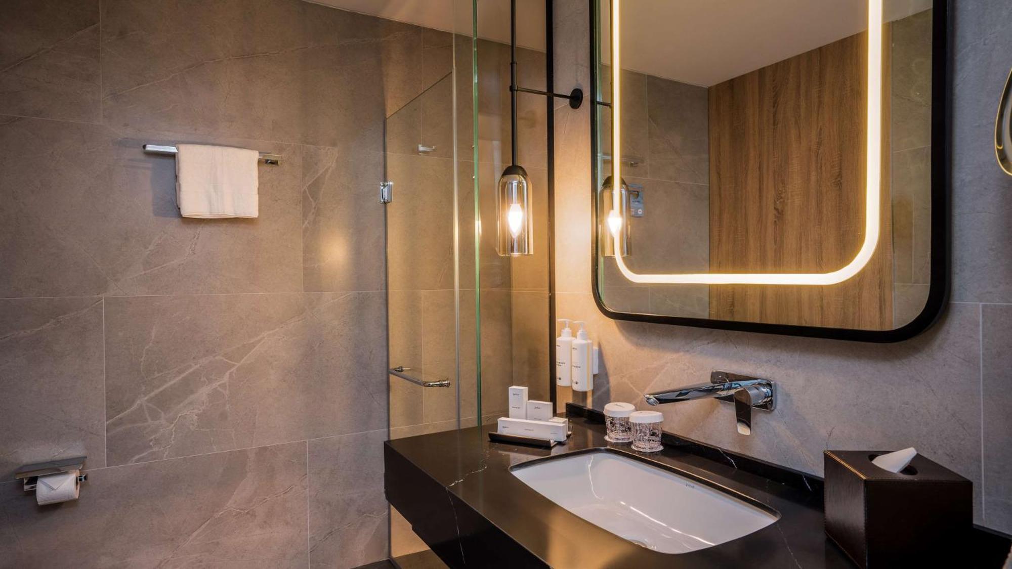 Radisson Hotel Istanbul Merter Bagian luar foto